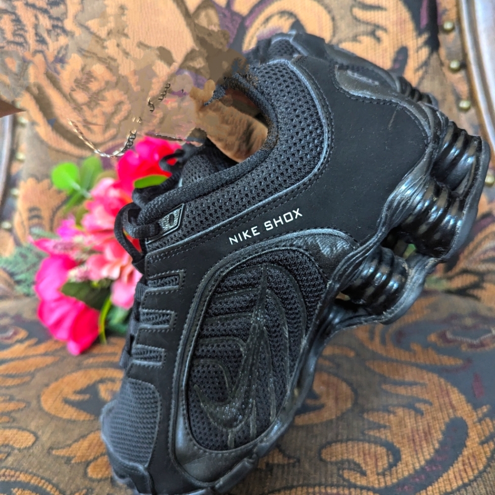 Black Nike Shox size 6.5 women shoes